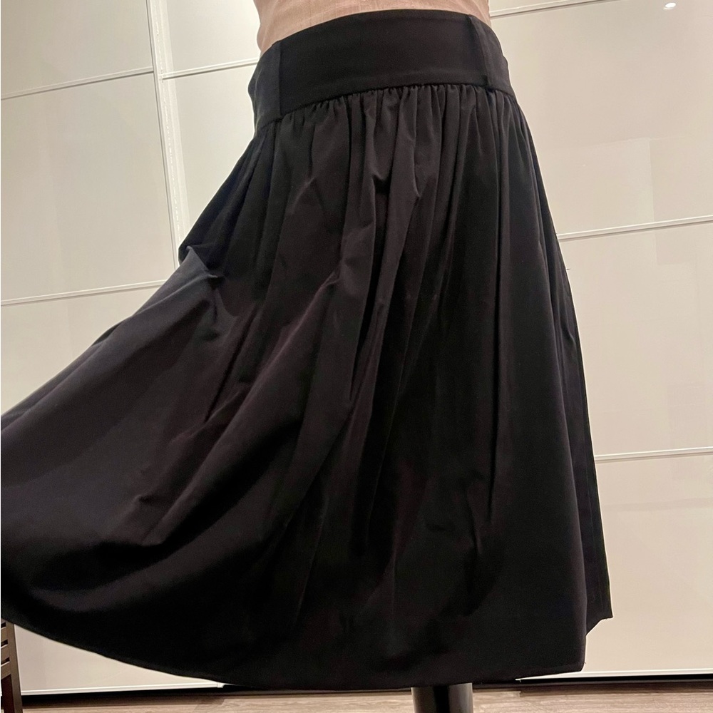 Size 8 Diane von Furstenberg black skirt